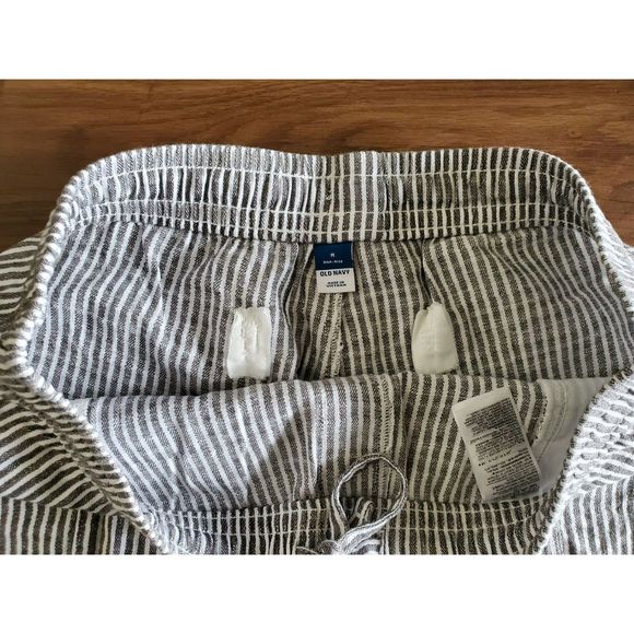 NWOT Womens Size M Old Navy High-Waisted Linen-Blend GRAY STRIPE Shorts 3.5in - Picture 3 of 4
